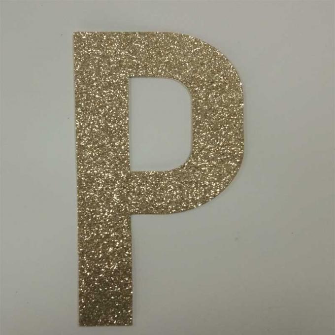 Goldschein-Buchstaben des Buchstabe-P, Funkeln-Stock auf Buchstaben für Schlafzimmer