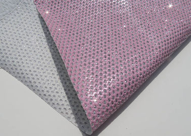 China Klumpiger metallischer paillettenbesetzter perforierter lederner Gewebe-Tapeten-Inneneinrichtungs-Vorhang distributeur